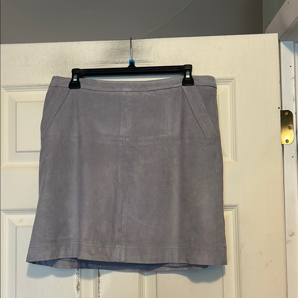 Two by Vince Camuto Faux Suede Skirt Size 8 Gray